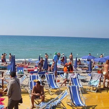 B&B Villa Roccella * 캄포펠리체 디 로첼라